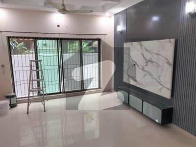 ڈی ایچ اے فیز 8 ڈیفنس (ڈی ایچ اے),لاہور میں 5 کمروں کا 10 مرلہ مکان 1.8 لاکھ میں کرایہ پر دستیاب ہے۔ ڈی ایچ اے فیز 8 ڈیفنس (ڈی ایچ اے),لاہور میں 5 کمروں کا 10 مرلہ مکان 1.8 لاکھ میں کرایہ پر دستیاب ہے۔