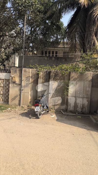 پی ای سی ایچ ایس بلاک 6 پی ای سی ایچ ایس,جمشید ٹاؤن,کراچی میں 5 کمروں کا 16 مرلہ مکان 13.0 کروڑ میں برائے فروخت۔