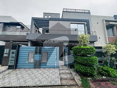 پیراگون سٹی ۔ ماؤنڈز بلاک پیراگون سٹی,لاہور میں 5 کمروں کا 9 مرلہ مکان 3.85 کروڑ میں برائے فروخت۔