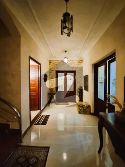 1000 Yards Luxurious Bungalow For Sale DHA Phase 6