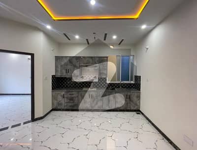 علی پارک کینٹ,لاہور میں 3 کمروں کا 3 مرلہ مکان 1.5 کروڑ میں برائے فروخت۔