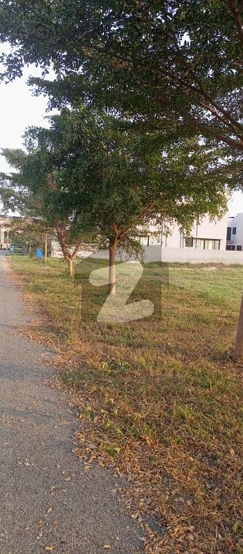 10 Marla Prime Plot for Sale | DHA Phase 8 X-Air Avenue | Demand: 230 Lacs
