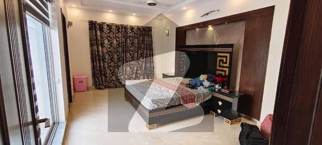 کیولری گراؤنڈ لاہور میں 2 کمروں کا 6 مرلہ بالائی پورشن 45.0 ہزار میں کرایہ پر دستیاب ہے۔