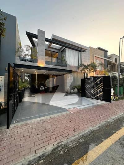 1 KANAL BRAND NEW LUXURY MODERN HOUSE WITH BASEMENT FACING PARK AVAILABLE FOR RENT IN DHA PHASE 8 BLOCK-U LAHORE. 15kw solar system pre installed. Facing park. Modern security system and hls alarm gas available.