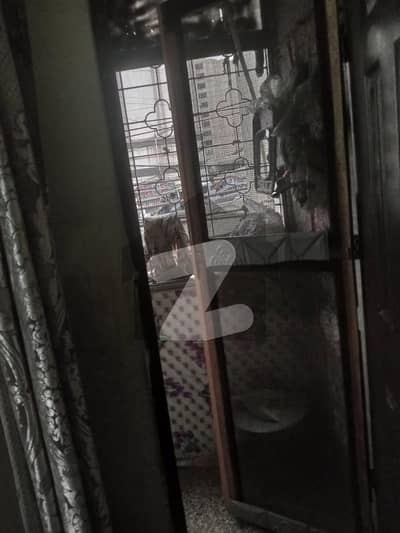 گلستانِِ جوہر ۔ بلاک 19 گلستانِ جوہر,کراچی میں 2 کمروں کا 4 مرلہ فلیٹ 50.0 لاکھ میں برائے فروخت۔