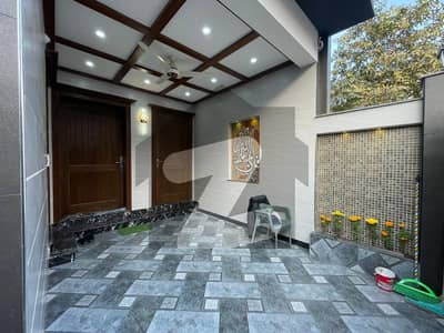 ڈی ایچ اے 9 ٹاؤن ۔ بلاک سی ڈی ایچ اے 9 ٹاؤن,ڈیفنس (ڈی ایچ اے),لاہور میں 3 کمروں کا 5 مرلہ مکان 2.2 کروڑ میں برائے فروخت۔