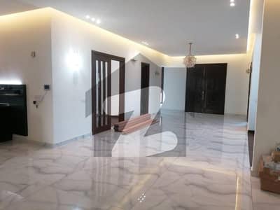 ڈی ایچ اے فیز 8 ڈی ایچ اے ڈیفینس,کراچی میں 6 کمروں کا 2 کنال مکان 42.0 کروڑ میں برائے فروخت۔