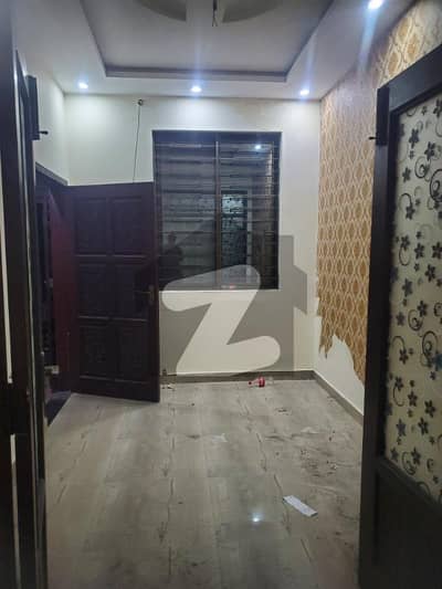 سبزہ زار سکیم لاہور میں 2 کمروں کا 3 مرلہ زیریں پورشن 32.0 ہزار میں کرایہ پر دستیاب ہے۔