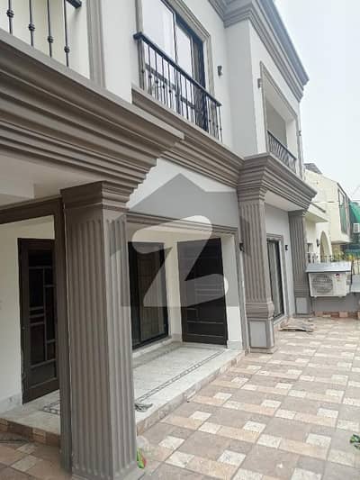 Gulberg B. N 10 Marla Upper Portion Is Available For Rent.