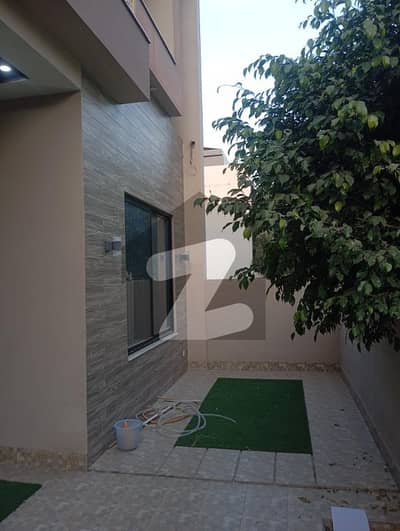 واپڈا سٹی ۔ بلاک ایم واپڈا سٹی,فیصل آباد میں 4 کمروں کا 10 مرلہ مکان 3.25 کروڑ میں برائے فروخت۔