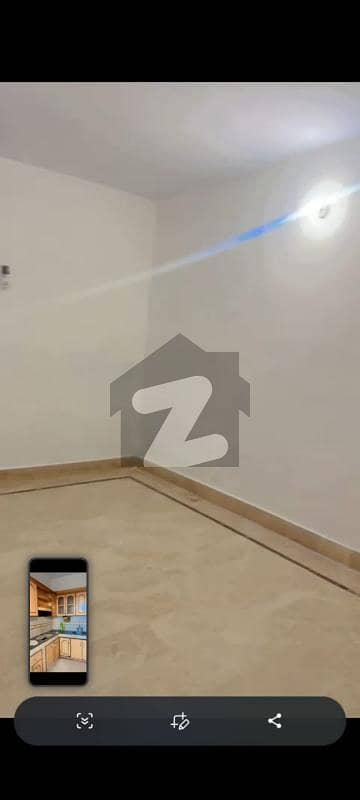 نسیم نگر روڈ حیدر آباد میں 5 مرلہ مکان 2.5 کروڑ میں برائے فروخت۔