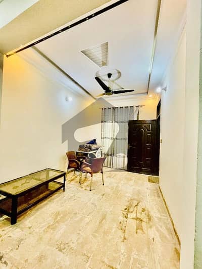 سبزہ زار سکیم لاہور میں 1 کمرے کا 4 مرلہ زیریں پورشن 32.0 ہزار میں کرایہ پر دستیاب ہے۔