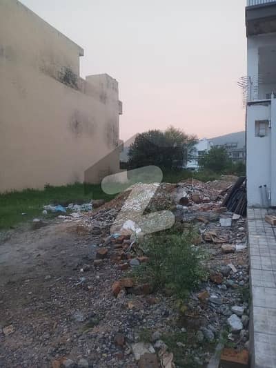 Top Location Marla Plot For Sale In Sector D-12