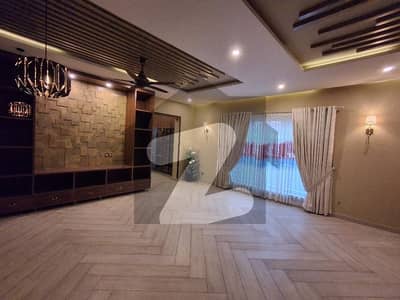 Triple-Storey 2-Kanal Ultra Luxury House For Sale In F-10