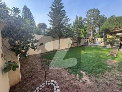 BEAUTIFUL HOUSE AVAILABLE FOR RENT IN F10