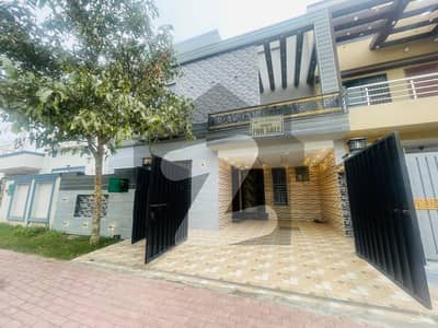 بحریہ آرچرڈ لاہور میں 3 کمروں کا 5 مرلہ مکان 1.85 کروڑ میں برائے فروخت۔