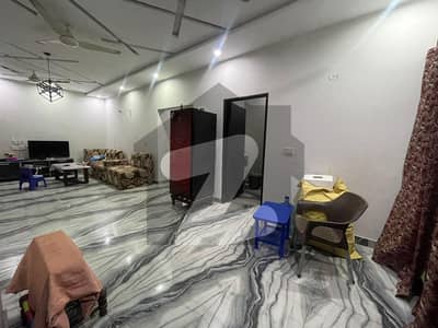 UPPER PORTION OF 10 MARLA HOUSE IN SOUTHERN BLOCK AVAILABLE FOR RENT