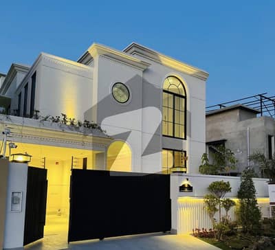 بحریہ ٹاؤن فیز 8 ۔ بلاک ای بحریہ ٹاؤن فیز 8,بحریہ ٹاؤن راولپنڈی,راولپنڈی میں 5 کمروں کا 10 مرلہ مکان 1.2 لاکھ میں کرایہ پر دستیاب ہے۔