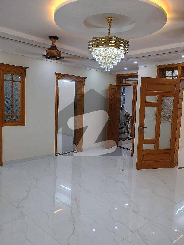 Brand New Luxury Ground Portion For Rent Brand New Luxury Ground Portion For Rent