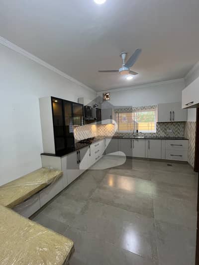 1 KANAL LOWER PORTION AVAILABLE FOR RENT