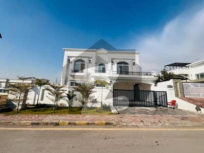 بحریہ انکلیو - سیکٹر سی بحریہ انکلیو,بحریہ ٹاؤن,اسلام آباد میں 5 کمروں کا 1 کنال مکان 11.0 کروڑ میں برائے فروخت۔