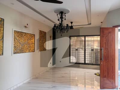 5 MARLA ELEGANT AND FULLY MAINTAINED SUPER HOT LOCATED BUNGALOW IS AVAILABLE FOR SALE IN THE BEST BLOCK OF DHA LAHORE
