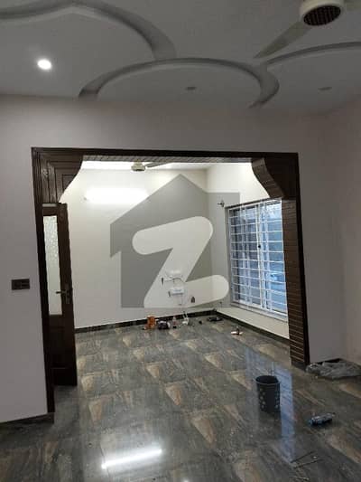 جی ۔ 13 اسلام آباد میں 8 کمروں کا 10 مرلہ مکان 3.0 لاکھ میں کرایہ پر دستیاب ہے۔