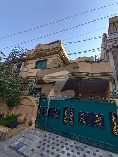 جوہر ٹاؤن فیز 1 - بلاک بی2 جوہر ٹاؤن فیز 1,جوہر ٹاؤن,لاہور میں 4 کمروں کا 7 مرلہ مکان 3.2 کروڑ میں برائے فروخت۔