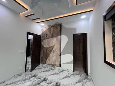 جی ۔ 13 اسلام آباد میں 4 کمروں کا 4 مرلہ مکان 1.3 لاکھ میں کرایہ پر دستیاب ہے۔