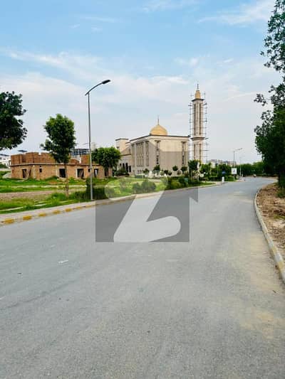 ٹاپ سٹی 1 - بلاک بی ٹاپ سٹی 1,اسلام آباد میں 1 کنال رہائشی پلاٹ 2.8 کروڑ میں برائے فروخت۔