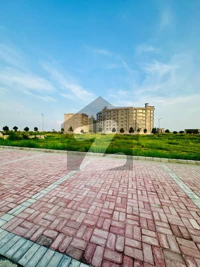 ٹاپ سٹی 1 - بلاک آئی ٹاپ سٹی 1,اسلام آباد میں 1 کنال رہائشی پلاٹ 2.05 کروڑ میں برائے فروخت۔