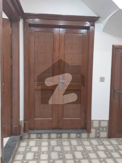 خدا بخش کالونی کینٹ,لاہور میں 1 کمرے کا 4 مرلہ زیریں پورشن 35.0 ہزار میں کرایہ پر دستیاب ہے۔