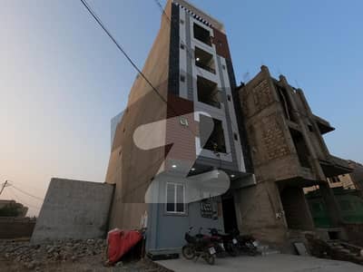 سکیم 33 کراچی میں 3 کمروں کا 4 مرلہ فلیٹ 1.2 کروڑ میں برائے فروخت۔