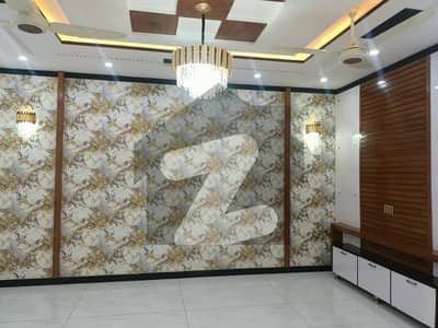 10 Marla Almost Brand New Luxury Upper Portion Available For Rent In Bahria Town Lahore.