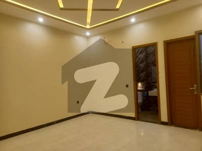 فیڈرل بی ایریا ۔ بلاک 12 فیڈرل بی ایریا,کراچی میں 11 کمروں کا 8 مرلہ مکان 7.7 کروڑ میں برائے فروخت۔