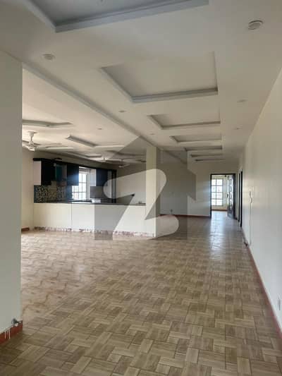 بحریہ ٹاؤن فیز 8 ۔ سیکٹر ایف - 1 بحریہ ٹاؤن فیز 8,بحریہ ٹاؤن راولپنڈی,راولپنڈی میں 3 کمروں کا 1 کنال بالائی پورشن 60.0 ہزار میں کرایہ پر دستیاب ہے۔