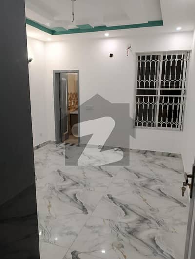 5 Marla Very Beautiful Uppar Portion Slightly used Available For Rent On Top Location Of Shahtaj Colony