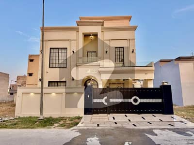 سٹی ہاؤسنگ سوسائٹی گوجرانوالہ میں 6 کمروں کا 10 مرلہ مکان 3.9 کروڑ میں برائے فروخت۔