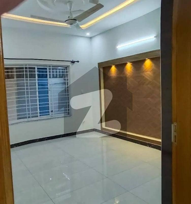 30/60 House Available For Rent in G13 30/60 House Available For Rent in G13