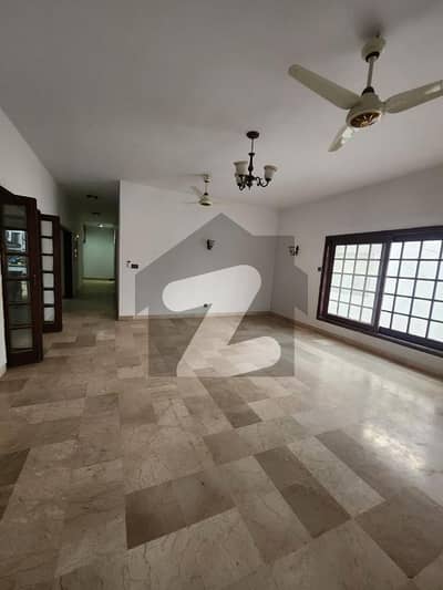 1st Floor Portion Separate Gate 500 yards Impressive Condition Dha Phase 6 Near Khayabane Muslim