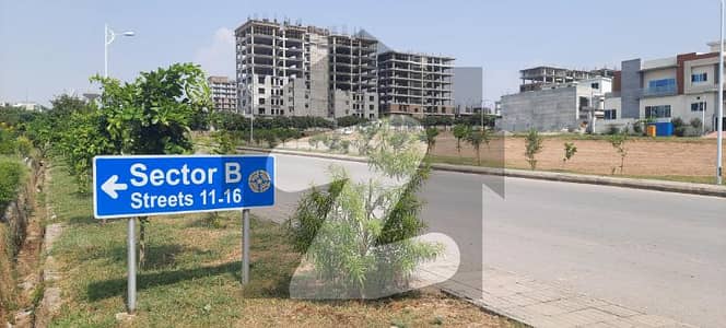 بحریہ ٹاؤن فیز 8 ۔ بلاک بی بحریہ ٹاؤن فیز 8,بحریہ ٹاؤن راولپنڈی,راولپنڈی میں 1 کنال رہائشی پلاٹ 1.9 کروڑ میں برائے فروخت۔