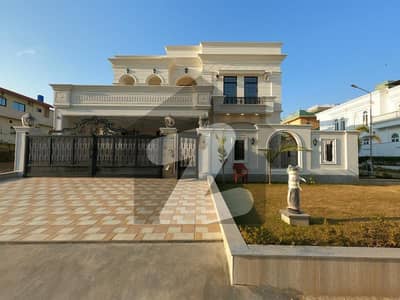 جی ۔ 13/2 جی ۔ 13,اسلام آباد میں 7 کمروں کا 1 کنال مکان 18.0 کروڑ میں برائے فروخت۔