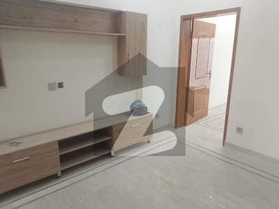 غازی روڈ کینٹ,لاہور میں 3 کمروں کا 3 مرلہ مکان 1.25 کروڑ میں برائے فروخت۔