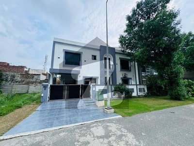 ڈی ایچ اے فیز 6 - بلاک ڈی فیز 6,ڈیفنس (ڈی ایچ اے),لاہور میں 3 کمروں کا 7 مرلہ مکان 4.2 کروڑ میں برائے فروخت۔