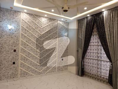 کینال ویو ہاؤسنگ سکیم گوجرانوالہ میں 5 کمروں کا 10 مرلہ مکان 95.0 ہزار میں کرایہ پر دستیاب ہے۔