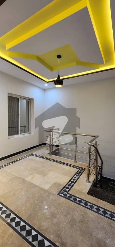 بنی گالہ اسلام آباد میں 7 کمروں کا 5 مرلہ مکان 70.0 ہزار میں کرایہ پر دستیاب ہے۔