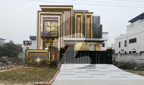 فارمانئیٹس ہاؤسنگ سکیم ۔ بلاک ایم فارمانئیٹس ہاؤسنگ سکیم,لاہور میں 5 کمروں کا 10 مرلہ مکان 4.15 کروڑ میں برائے فروخت۔