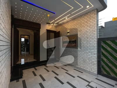 سینٹرل پارک ہاؤسنگ سکیم لاہور میں 4 کمروں کا 5 مرلہ مکان 2.15 کروڑ میں برائے فروخت۔