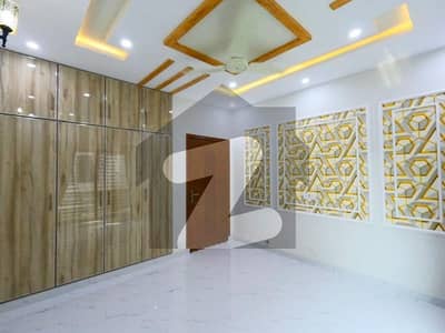 سینٹرل پارک ہاؤسنگ سکیم لاہور میں 2 کمروں کا 5 مرلہ بالائی پورشن 30.0 ہزار میں کرایہ پر دستیاب ہے۔