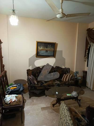 گلستانِِ جوہر ۔ بلاک 10 گلستانِ جوہر,کراچی میں 3 کمروں کا 6 مرلہ فلیٹ 2.75 کروڑ میں برائے فروخت۔